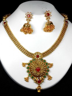 Exclusive Polki Set